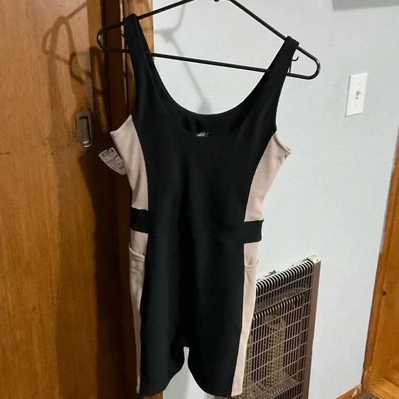 Active Wear - Picture 3 of 3